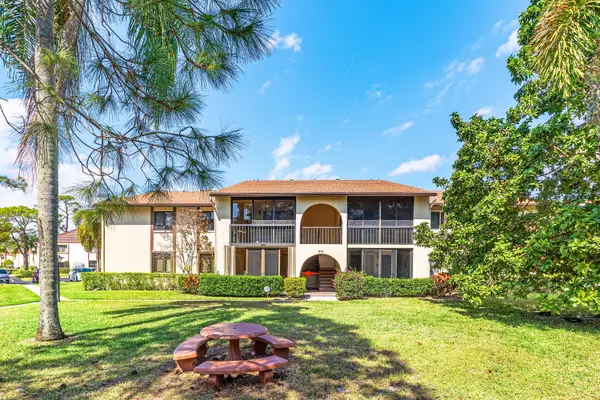 314 Knotty Pine Circle #C-1, Greenacres, FL 33463