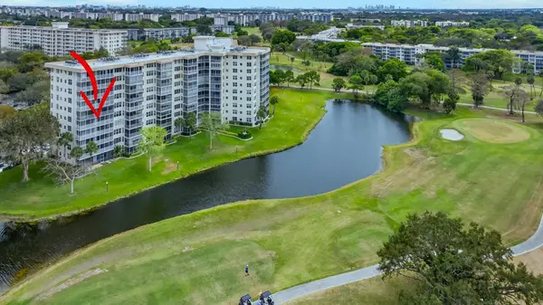 3507 Oaks Way #501, Pompano Beach, FL 33069