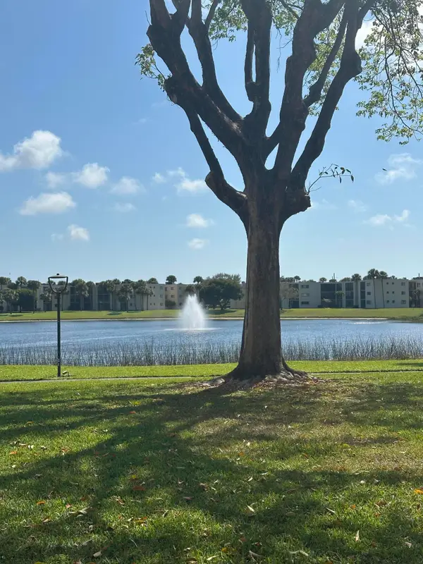 5220 Las Verdes Circle #108, Delray Beach, FL 33484