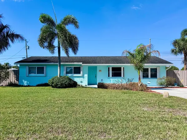 1061 Pineway Drive, Haverhill, FL 33417