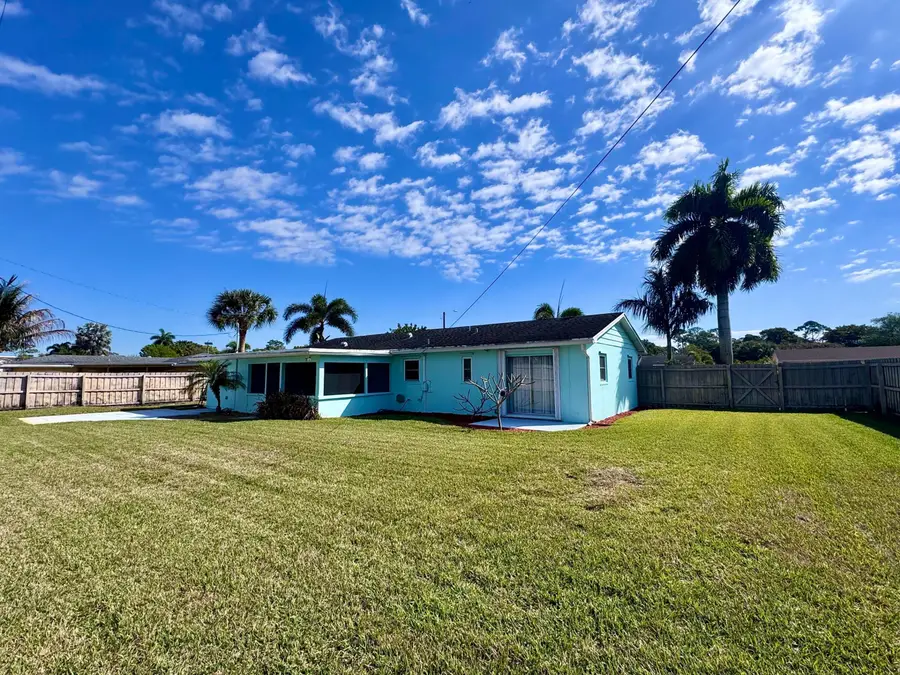 1061 Pineway Drive, Haverhill, FL 33417 - #3