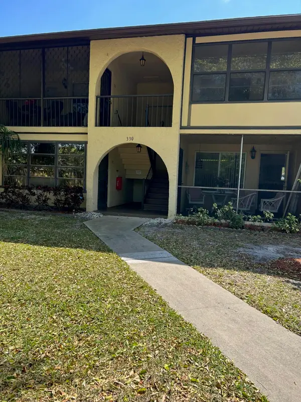 330 Pine Ridge Circle #B-2, Greenacres, FL 33463