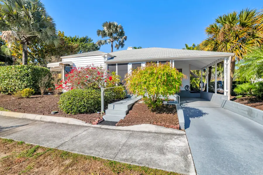 2401 Ridgeway Avenue, West Palm Beach, FL 33401 - #2