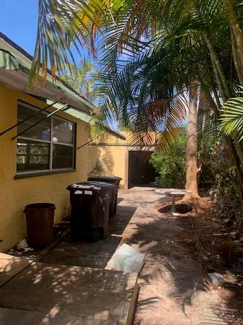 805 Sunset Road, West Palm Beach, FL 33401 - #3