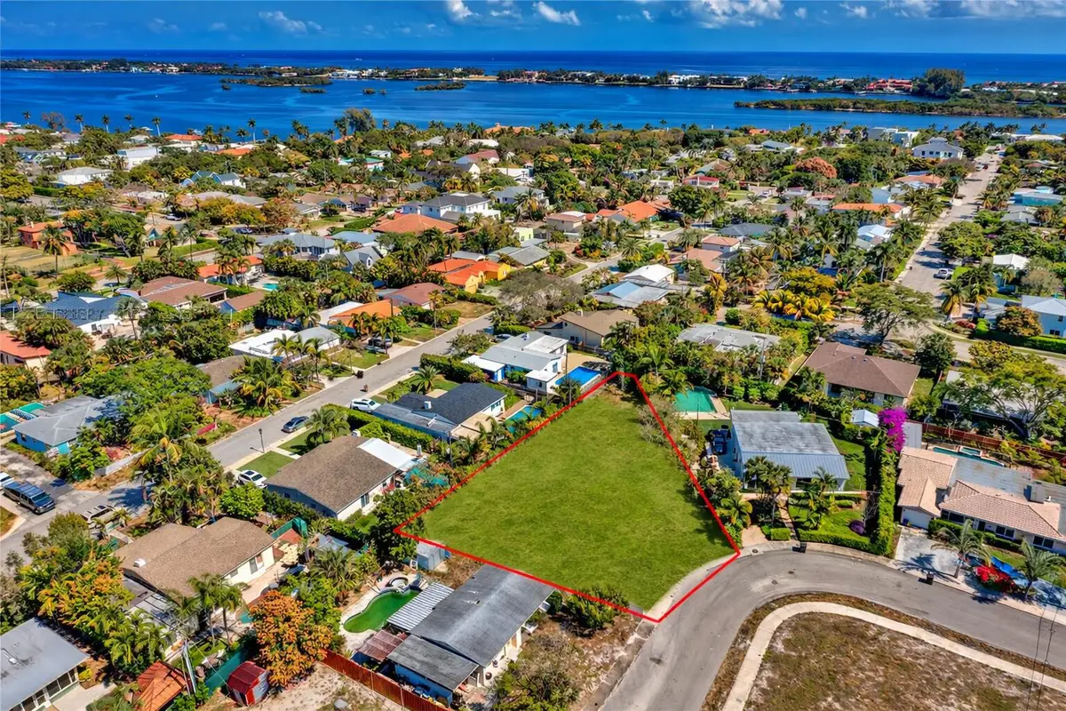 203 Gregory Place, West Palm Beach, FL 33405 - #1