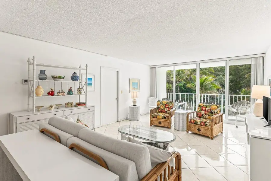 2774 S Ocean Boulevard #206, Palm Beach, FL 33480 - #2