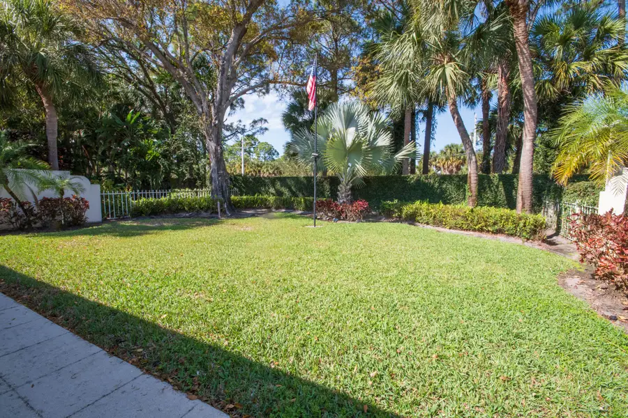 199 E Tall Oaks Circle, Palm Beach Gardens, FL 33410 - #2