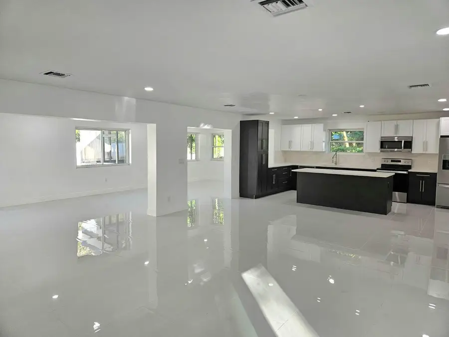 1124 Yale Drive, Hollywood, FL 33021 - #2