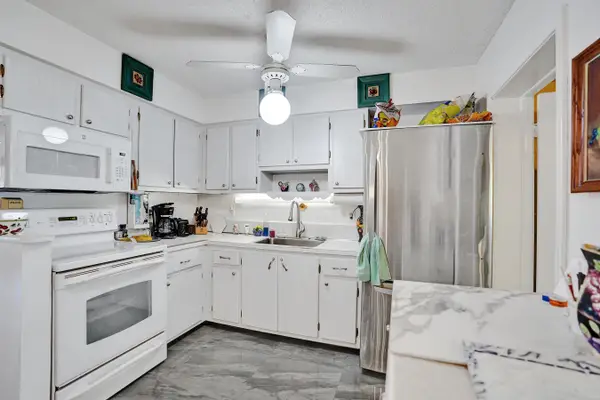 2702 Knight Lane, Delray Beach, FL 33445