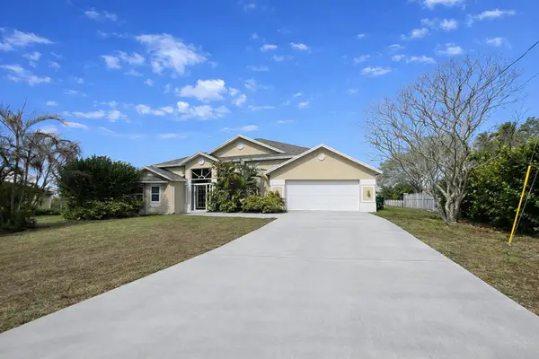 301 SW Buzby Court, Port St Lucie, FL 34953