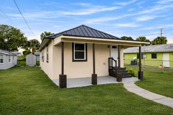 712 SE Bayou Avenue, Stuart, FL 34994