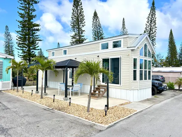 875 NE 48 Th Street #Lot 393, Pompano Beach, FL 33064