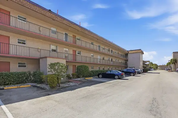 721 Lori Drive #210, Palm Springs, FL 33461