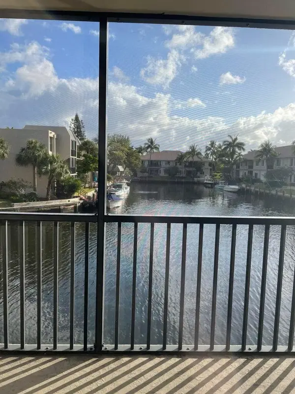 6 Royal Palm Wy #209, Boca Raton, FL 33432