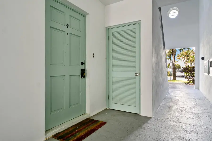 315 Venetian Drive #4, Delray Beach, FL 33483 - Image #2