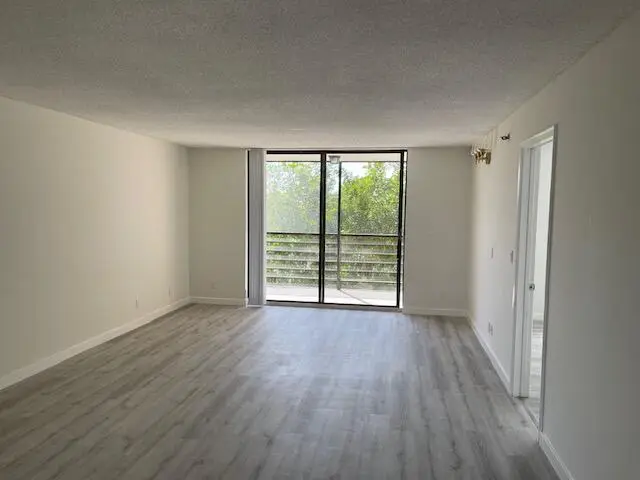 7770 Tahiti Lane #405, Lake Worth, FL 33467 - Image #2