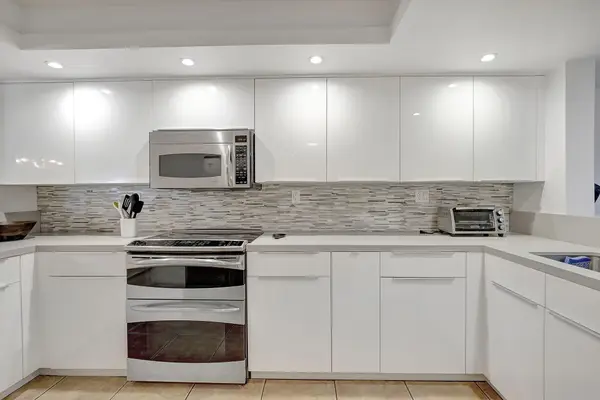 141 SW 96th Terrace #302, Plantation, FL 33324