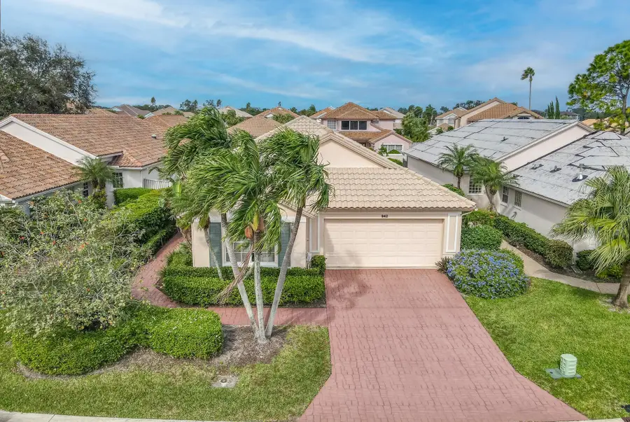 942 Augusta Pointe Drive, Palm Beach Gardens, FL 33418 - Image #2