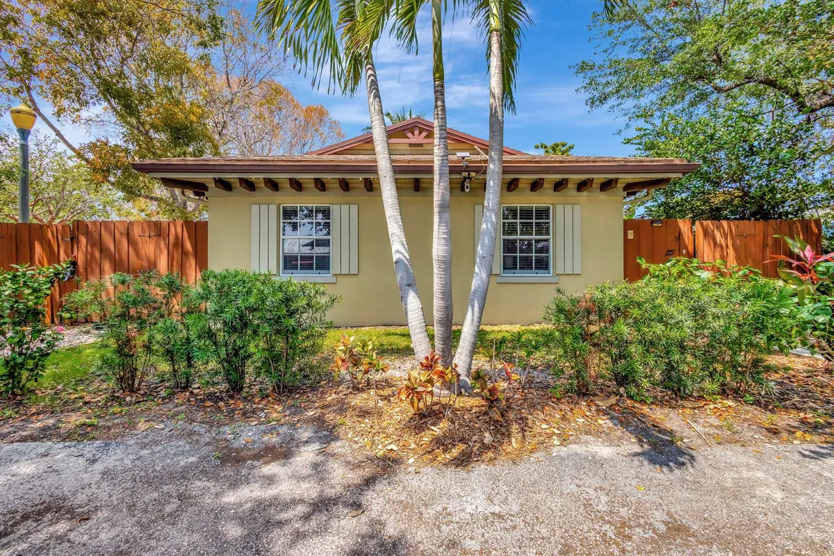 227 NE 12th Street, Delray Beach, FL 33444 - Image #1
