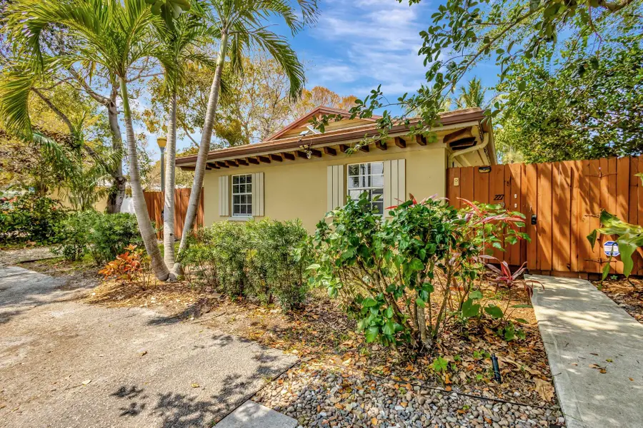 227 NE 12th Street, Delray Beach, FL 33444 - Image #2