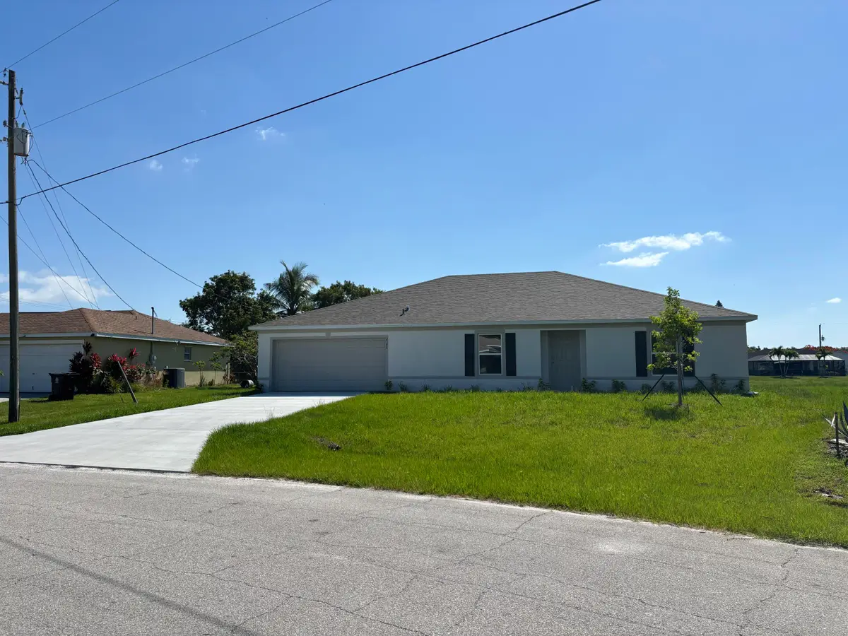 2386 SE Manor Avenue, Port Saint Lucie, FL 34952 - Image #1