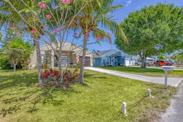 5855 SE Mitzi Lane, Stuart, FL 34997