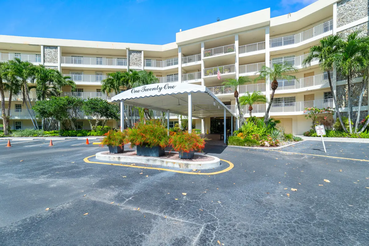 800 Cypress Grove Drive #211, Pompano Beach, FL 33069 - Image #1