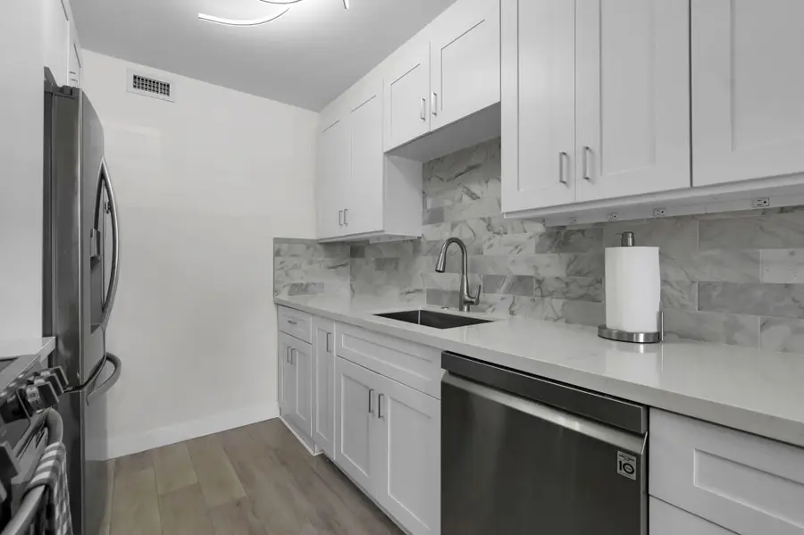 1084 Guildford E, Boca Raton, FL 33434 - Image #3