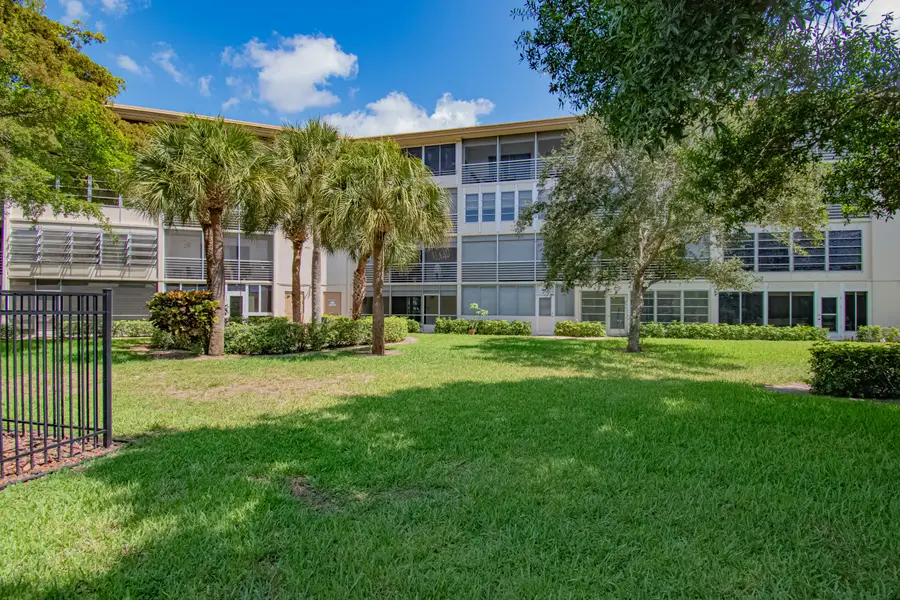 2301 Lucaya Lane #M3, Coconut Creek, FL 33066 - Image #2