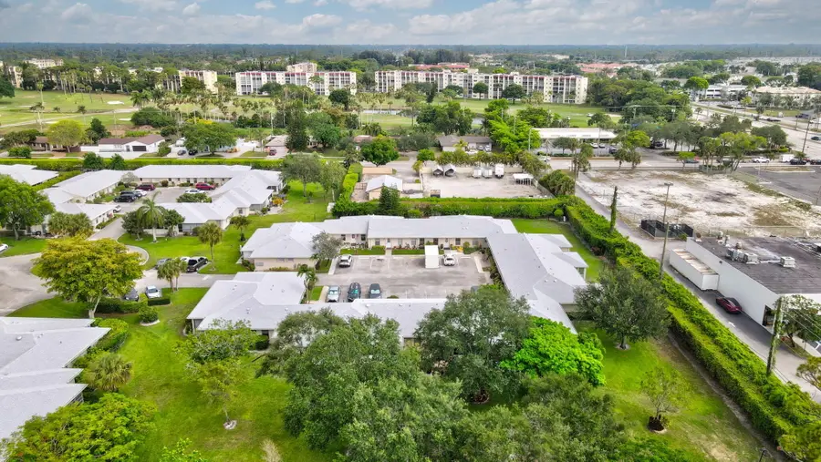 395 Bennington Ln, Lake Worth, FL 33467 - Image #2