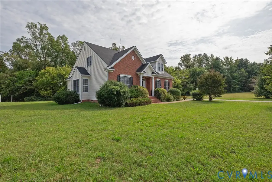 810 Hillcrest Farms Drive, East Highland Park, VA 23223 - Image #2