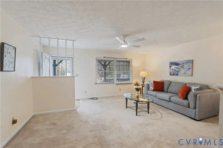 927 E Courthouse Road, Blackstone, VA 23824 - Image #2