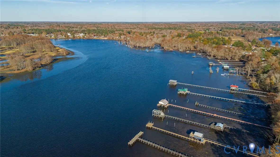 700 W Riverside Drive, Lanexa, VA 23089 - Image #1