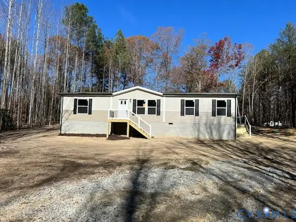 1390 Mickie Town, Maidens, VA 23102