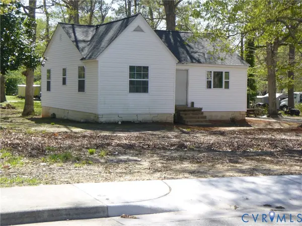 609 Nottoway Avenue, Blackstone, VA 23824