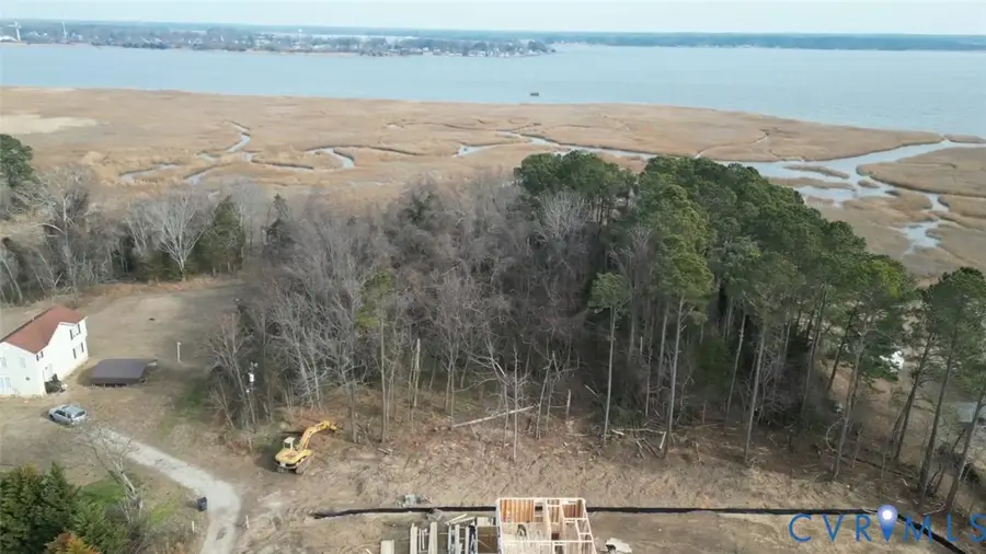 7957 Pennsylvania Avenue, West Point, VA 23181 - Image #2