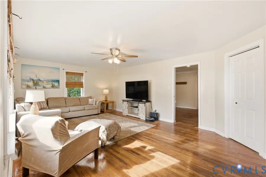 300 Thompson Avenue, West Point, VA 23181 - Image #3