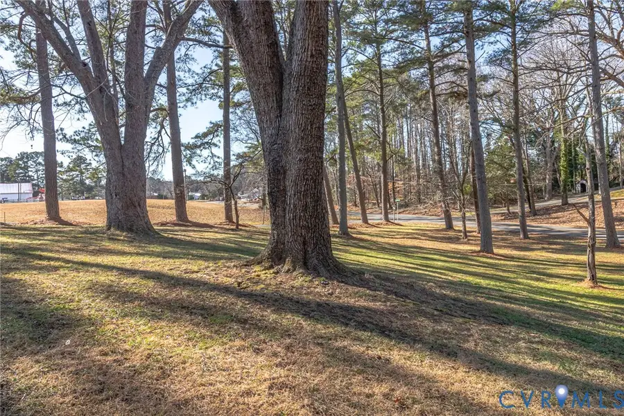 15 Clark Lane, Kilmarnock, VA 22482 - Image #3