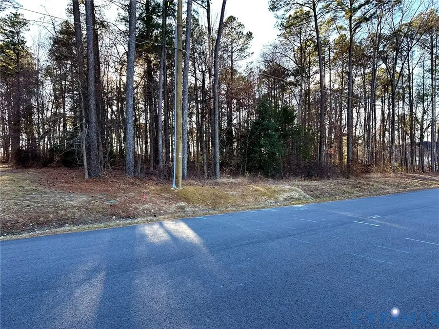 11561 Edinburgh Road, Glen Allen, VA 23060 - Image #2