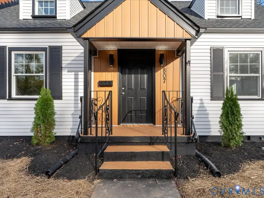 807 Hamilton Avenue, Colonial Heights, VA 23834 - #3