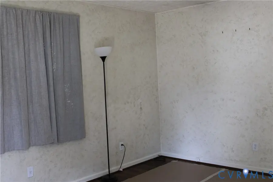 206 Fairfax Avenue, Colonial Heights, VA 23834 - #3