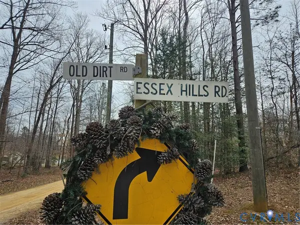 9905 Old Dirt Road, New Kent, VA 23124