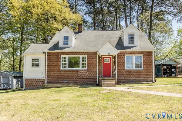 121 Lakeside Drive, Colonial Heights, VA 23834