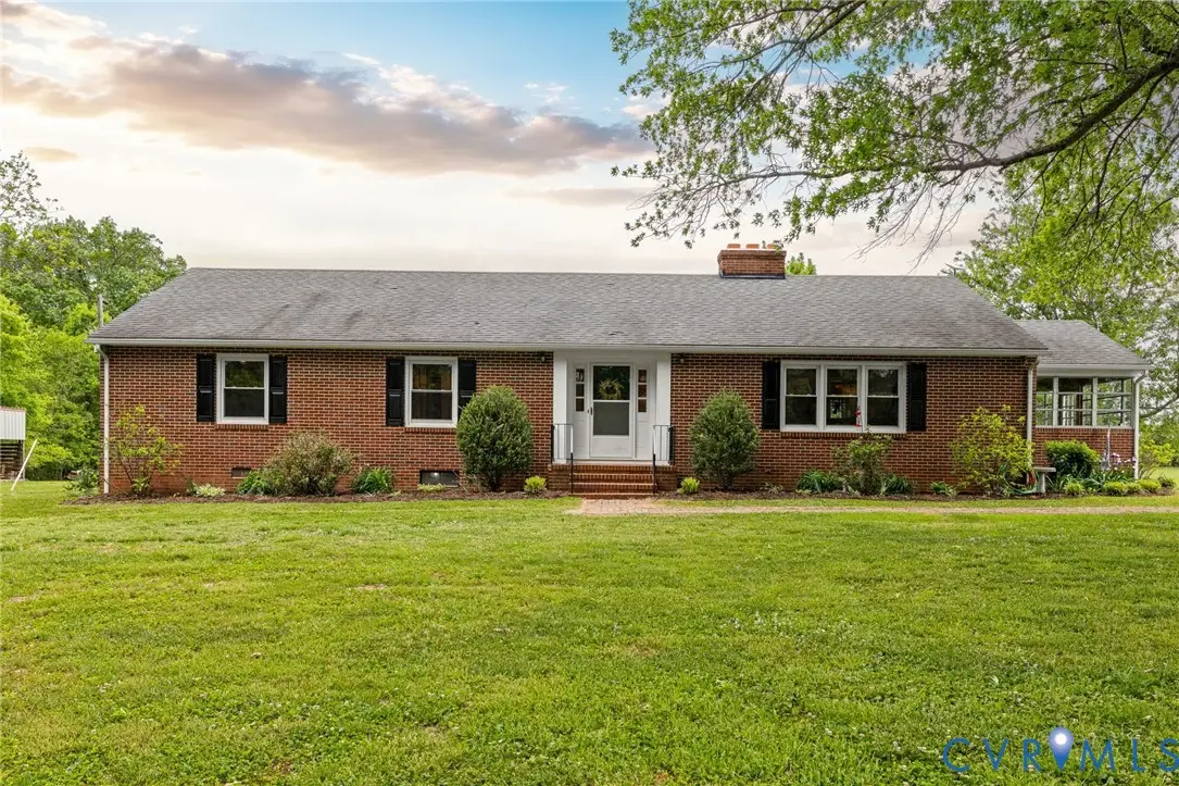 836 Dobbins Bridge Road, Blackstone, VA 23824 - #1