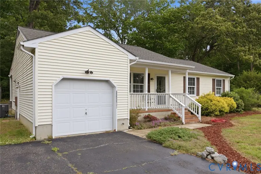 5991 Scott Rd, Gloucester, VA 23061 - #2