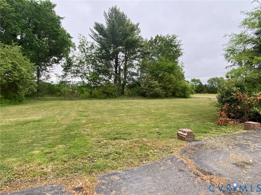 222 N Beaver Dam Road, Waverly, VA 23890 - #2