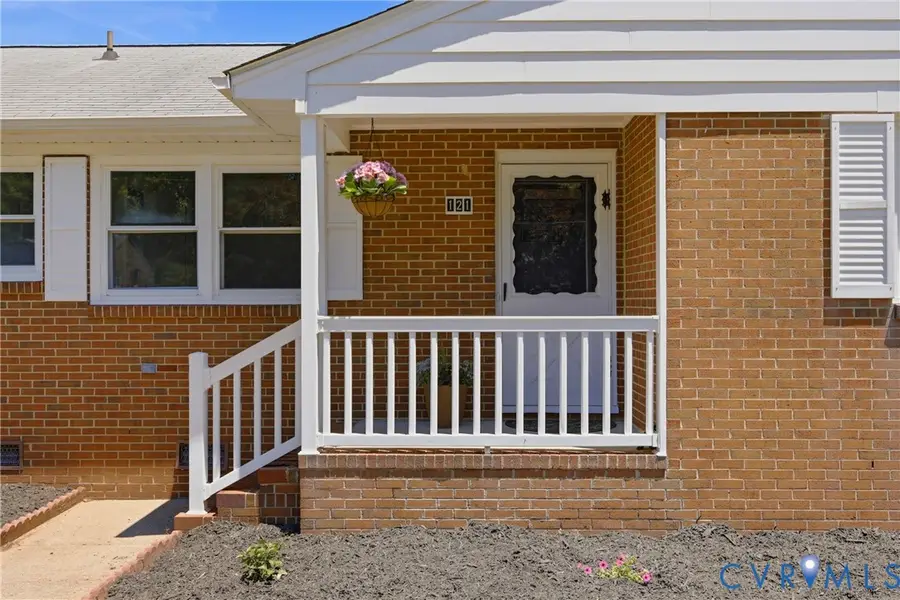 121 Sherwood Drive, Colonial Heights, VA 23834 - #3