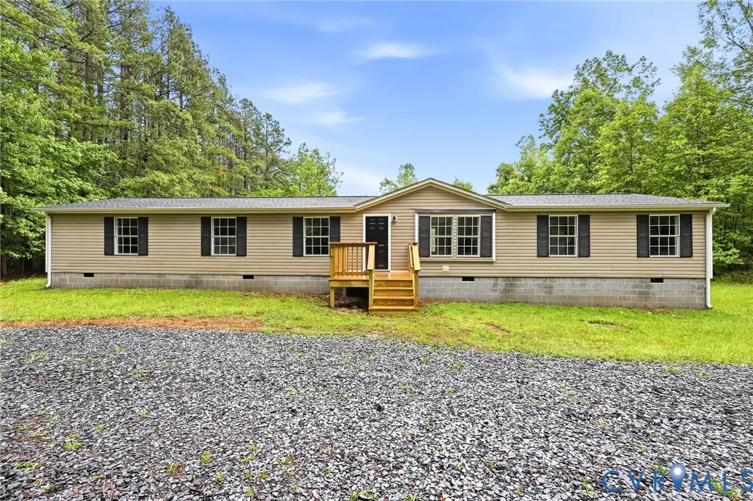 480 Coles Creek Lane, New Canton, VA 23123 - #1