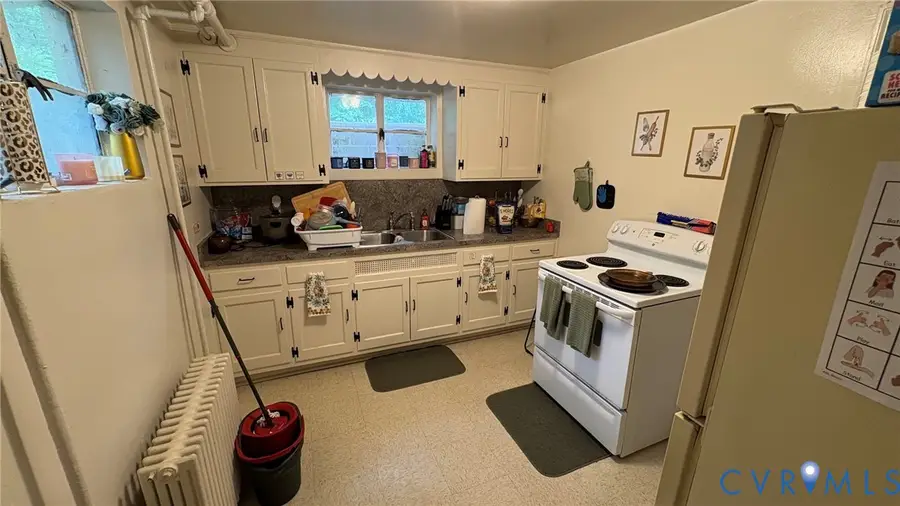 919 W Osborn Road, Farmville, VA 23901 - #2