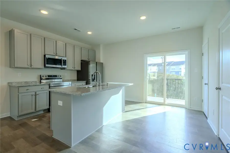 2126 Blossom Trail Avenue #H-3, East Highland Park, VA 23223 - #3